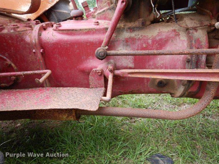 image for item DH8534 Ford  tractor