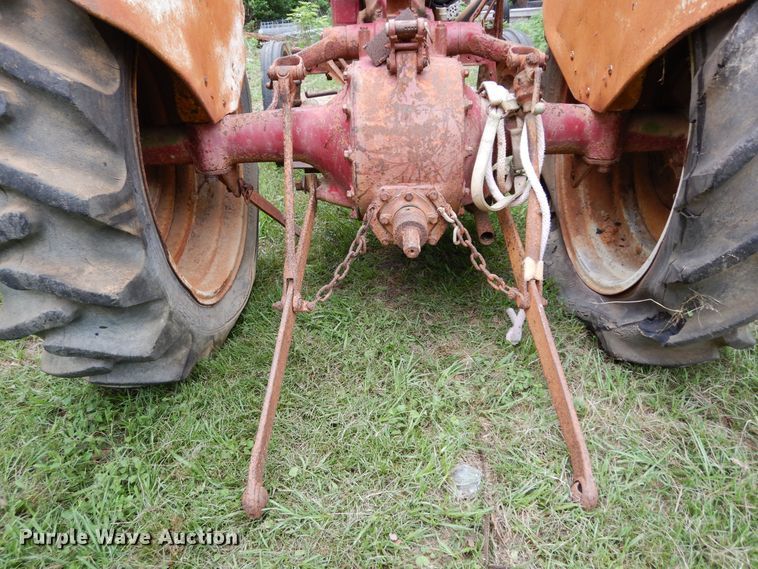 image for item DH8534 Ford  tractor