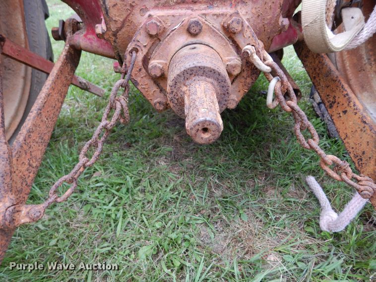 image for item DH8534 Ford  tractor