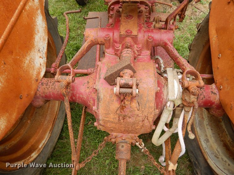 image for item DH8534 Ford  tractor