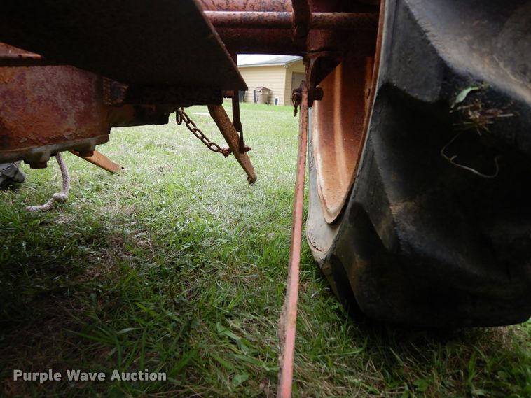 image for item DH8534 Ford  tractor