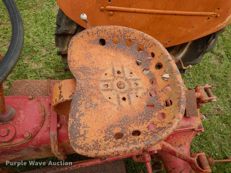 image for item DH8534 Ford  tractor