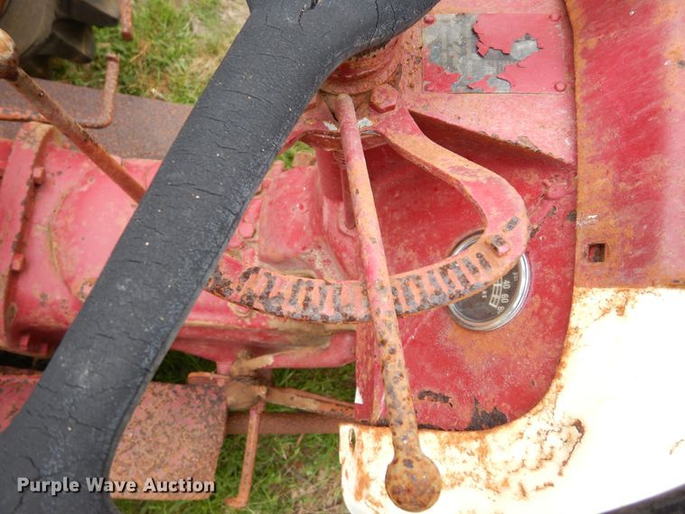 image for item DH8534 Ford  tractor