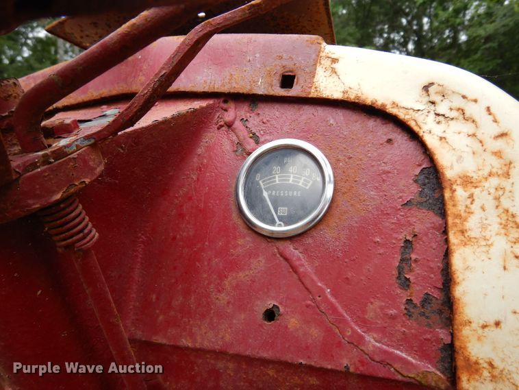 image for item DH8534 Ford  tractor