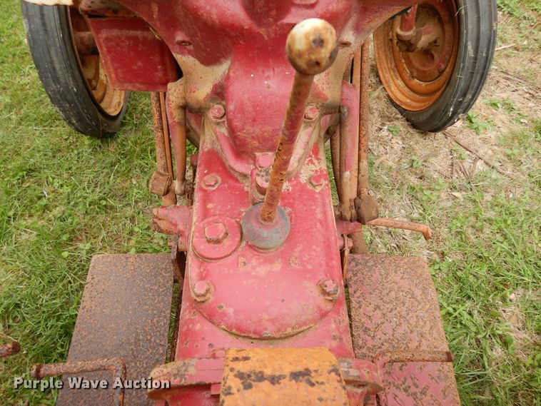 image for item DH8534 Ford  tractor