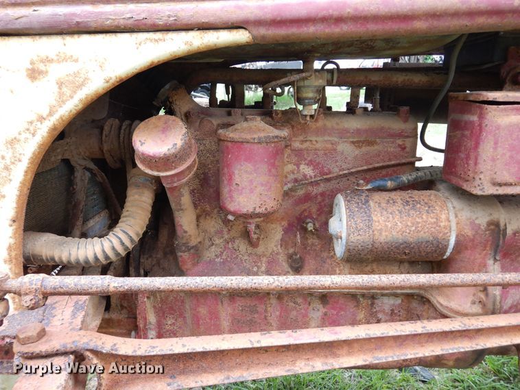 image for item DH8534 Ford  tractor
