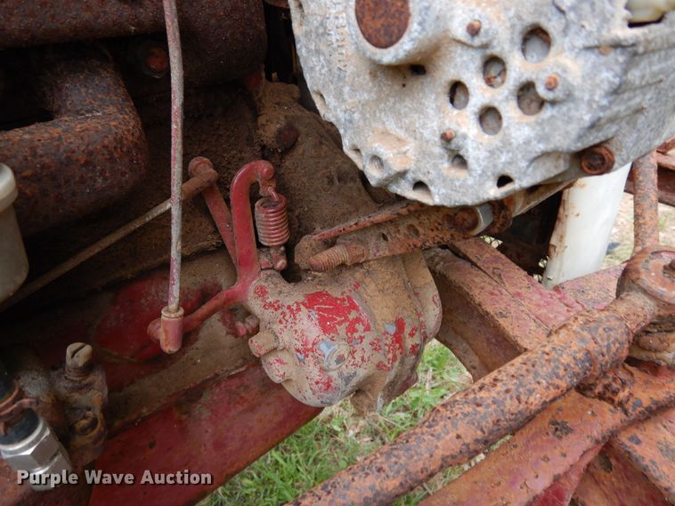 image for item DH8534 Ford  tractor