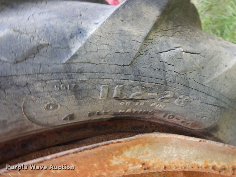 image for item DH8534 Ford  tractor