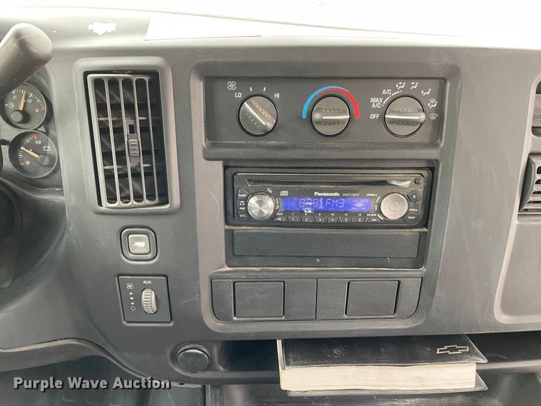 image for item DJ5196 2006 Chevrolet Express G3500  school bus