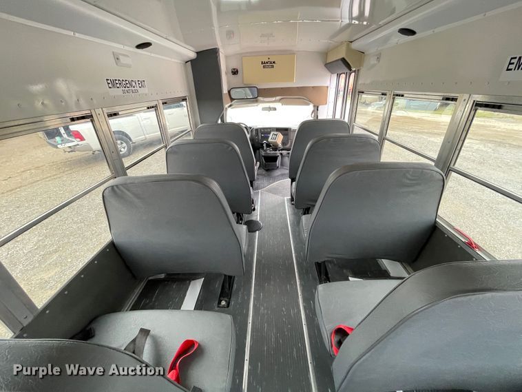 image for item DJ5196 2006 Chevrolet Express G3500  school bus