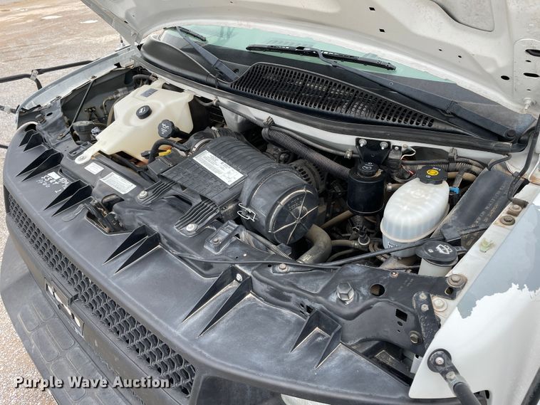 image for item DJ5196 2006 Chevrolet Express G3500  school bus