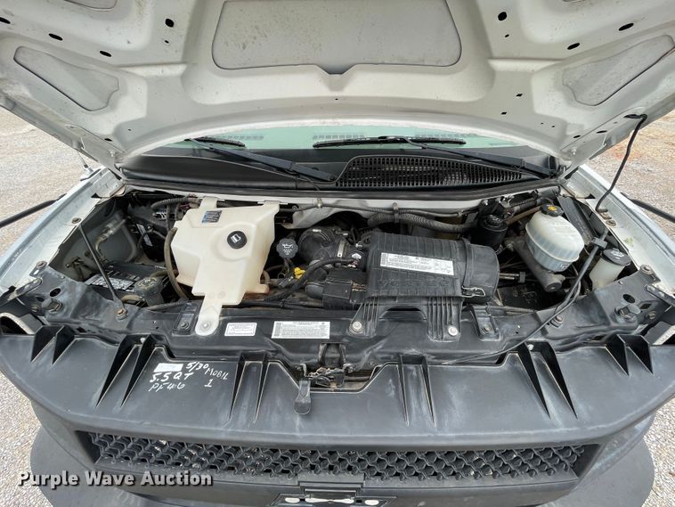 image for item DJ5196 2006 Chevrolet Express G3500  school bus