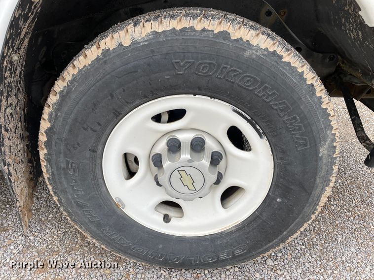 image for item DJ5196 2006 Chevrolet Express G3500  school bus