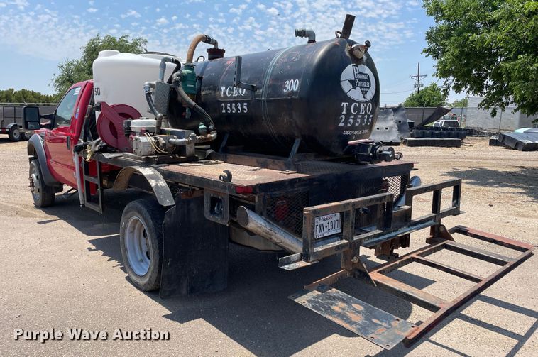 image for item DJ5209 2008 Ford F550 Super Duty  vacuum truck