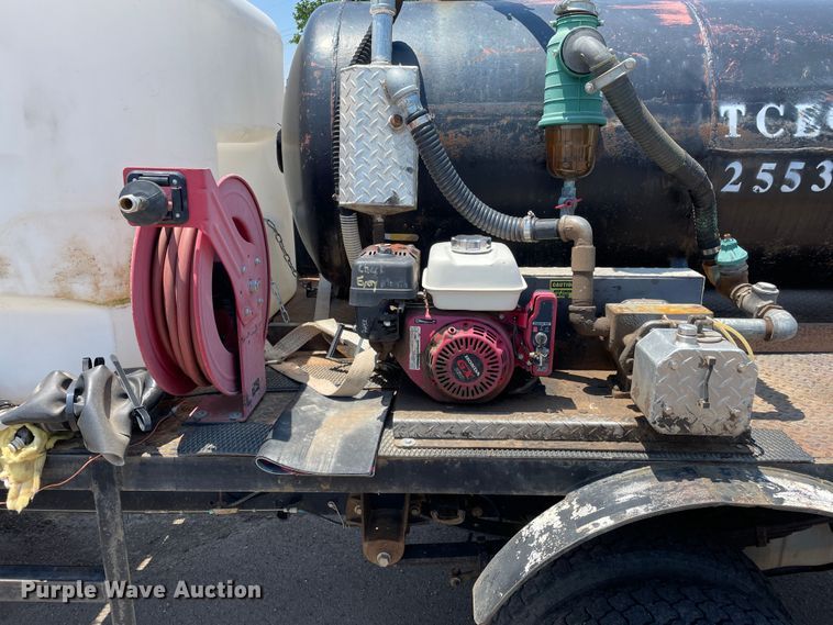 image for item DJ5209 2008 Ford F550 Super Duty  vacuum truck