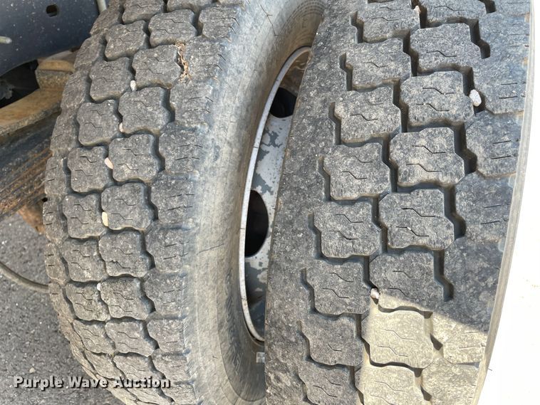 image for item DJ5209 2008 Ford F550 Super Duty  vacuum truck