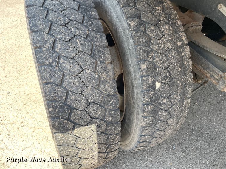 image for item DJ5209 2008 Ford F550 Super Duty  vacuum truck