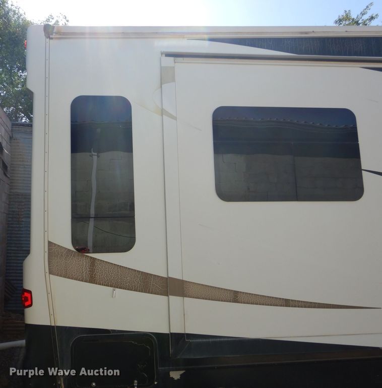 image for item DJ8962 2009 Carriage Carri-Lite  camper