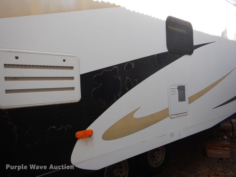 image for item DJ8962 2009 Carriage Carri-Lite  camper