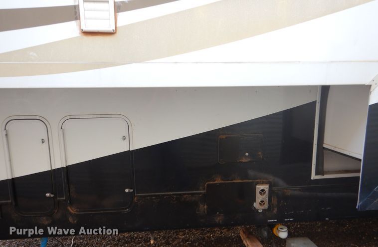 image for item DJ8962 2009 Carriage Carri-Lite  camper