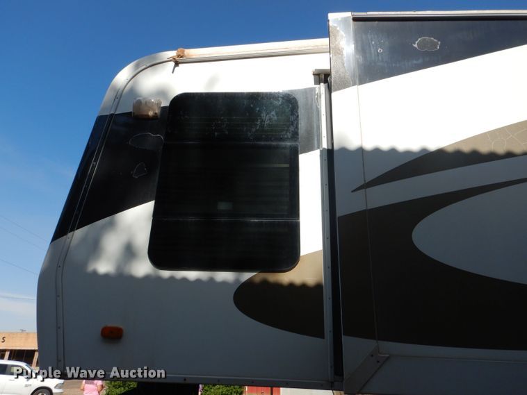 image for item DJ8962 2009 Carriage Carri-Lite  camper