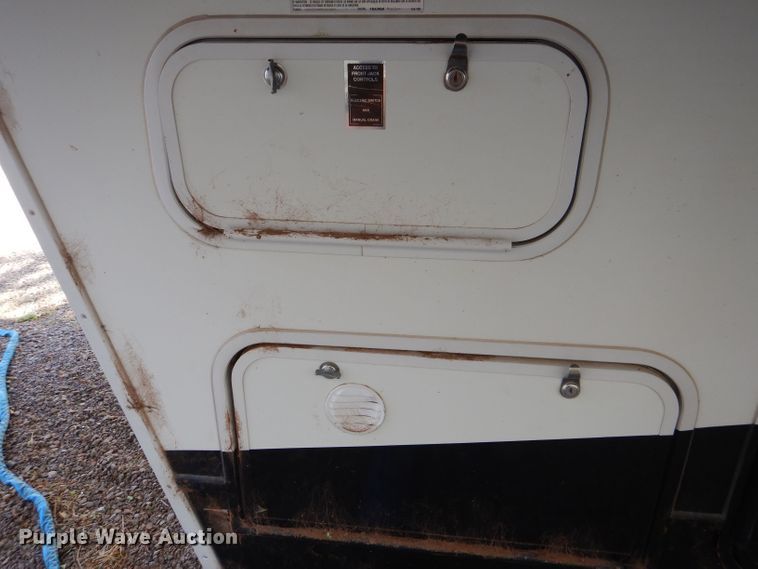 image for item DJ8962 2009 Carriage Carri-Lite  camper