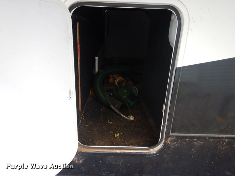 image for item DJ8962 2009 Carriage Carri-Lite  camper