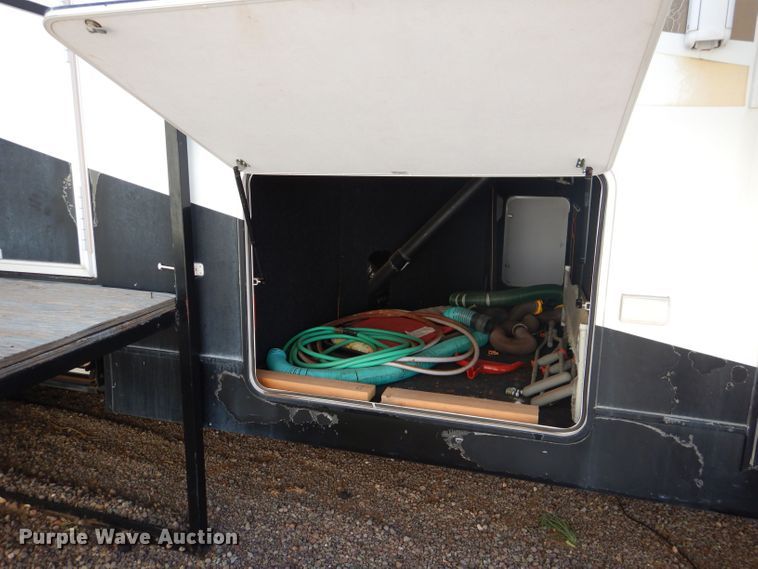 image for item DJ8962 2009 Carriage Carri-Lite  camper