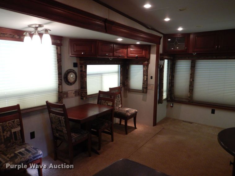 image for item DJ8962 2009 Carriage Carri-Lite  camper