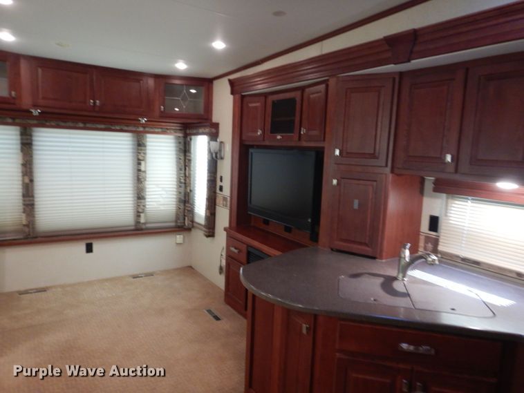 image for item DJ8962 2009 Carriage Carri-Lite  camper