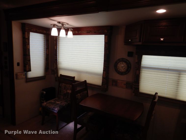 image for item DJ8962 2009 Carriage Carri-Lite  camper