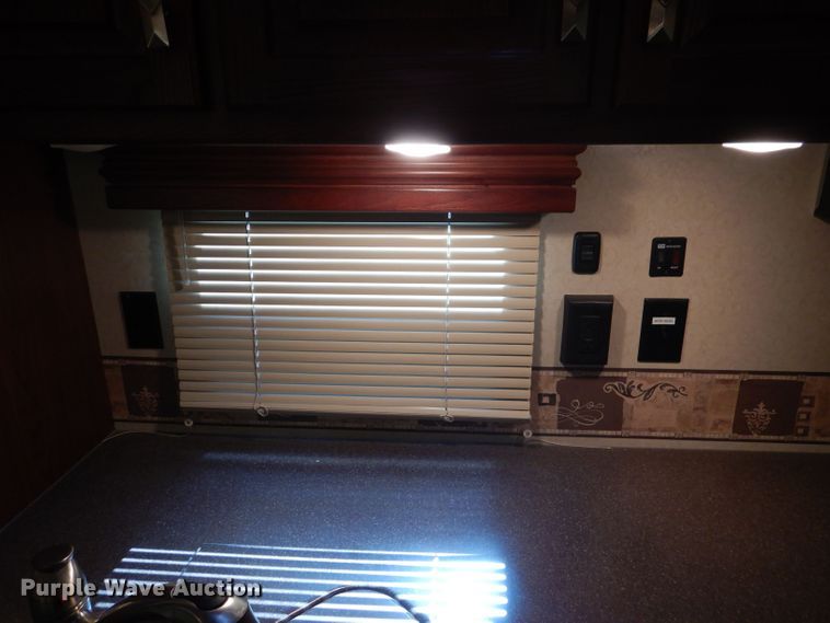 image for item DJ8962 2009 Carriage Carri-Lite  camper