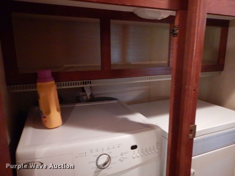 image for item DJ8962 2009 Carriage Carri-Lite  camper