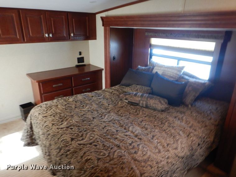 image for item DJ8962 2009 Carriage Carri-Lite  camper