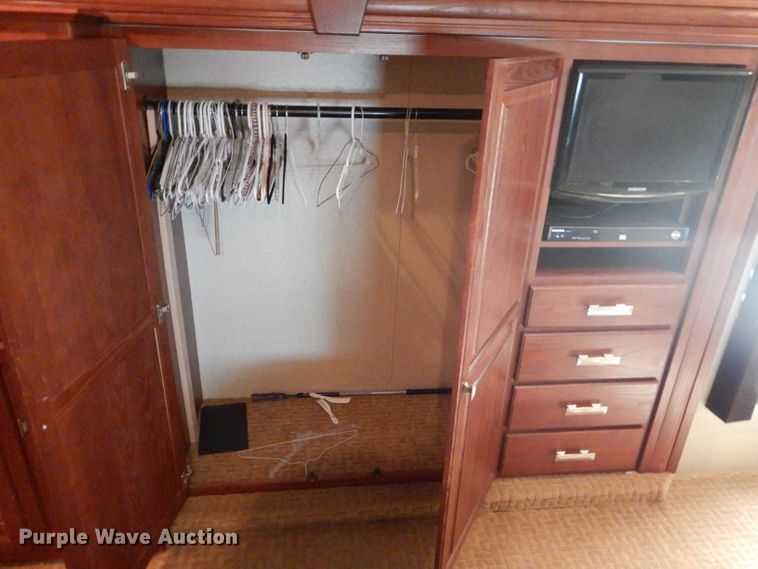 image for item DJ8962 2009 Carriage Carri-Lite  camper