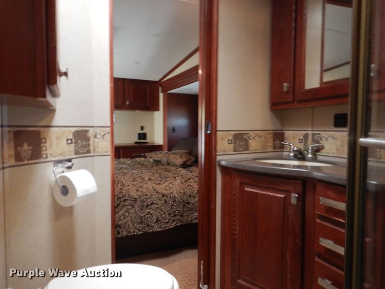 image for item DJ8962 2009 Carriage Carri-Lite  camper