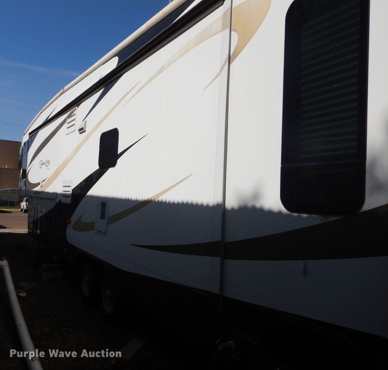 image for item DJ8962 2009 Carriage Carri-Lite  camper