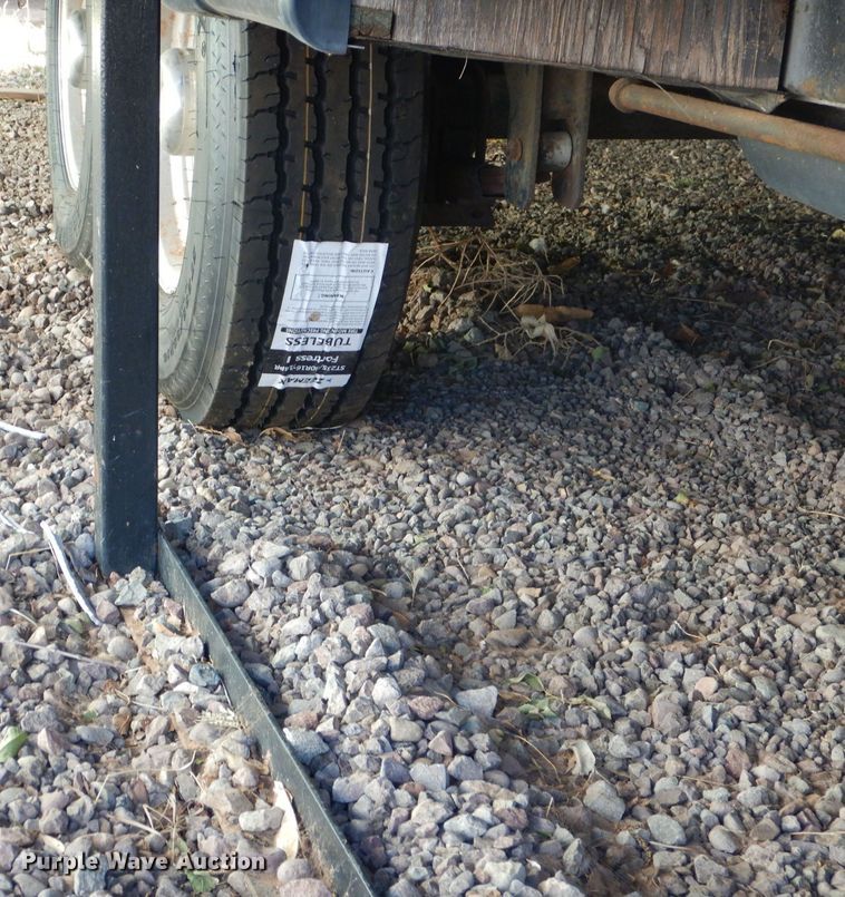 image for item DJ8962 2009 Carriage Carri-Lite  camper