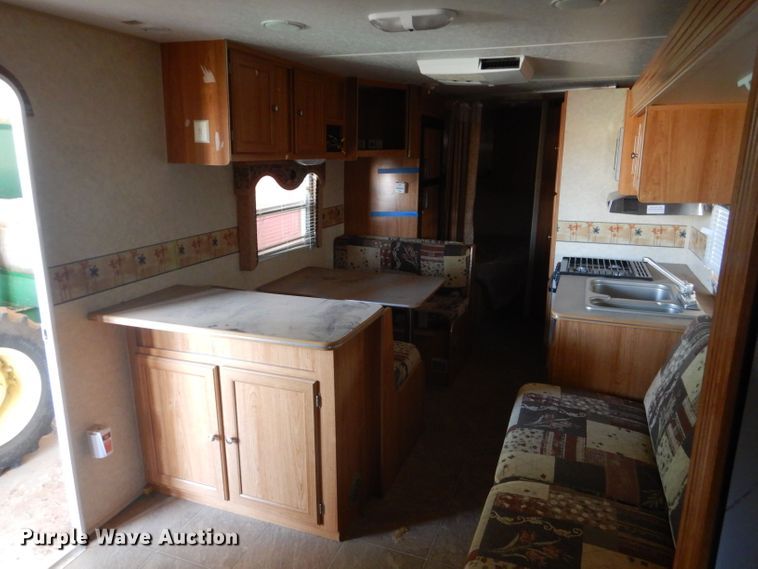 image for item DJ8963 2006 R-Vision Trail Sport  camper