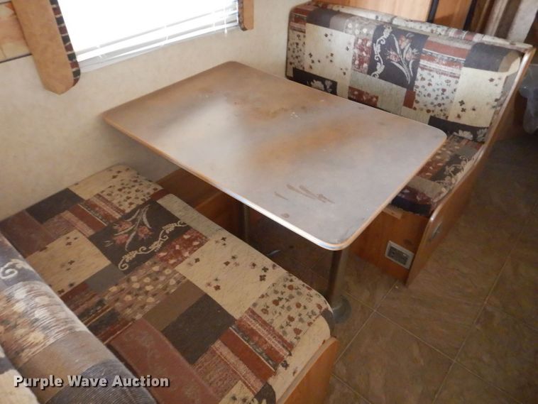 image for item DJ8963 2006 R-Vision Trail Sport  camper