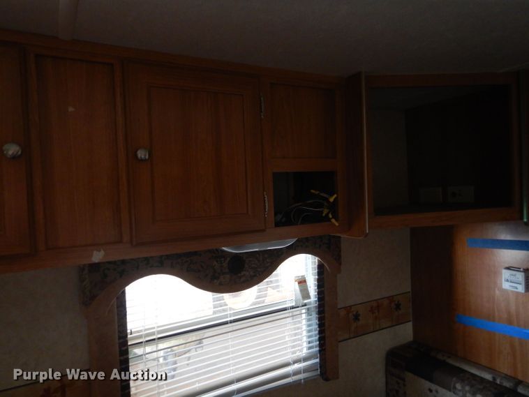 image for item DJ8963 2006 R-Vision Trail Sport  camper