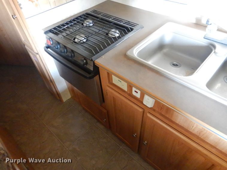 image for item DJ8963 2006 R-Vision Trail Sport  camper