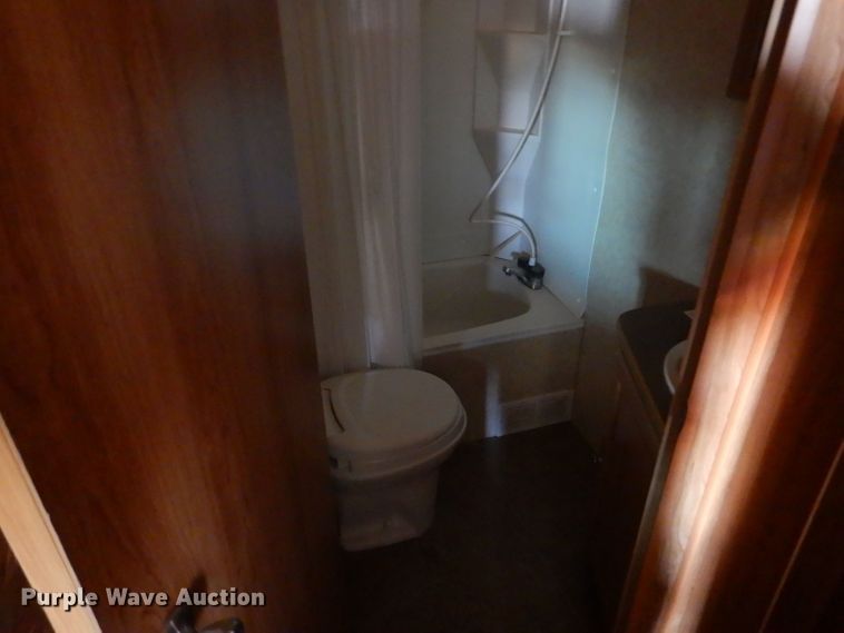 image for item DJ8963 2006 R-Vision Trail Sport  camper