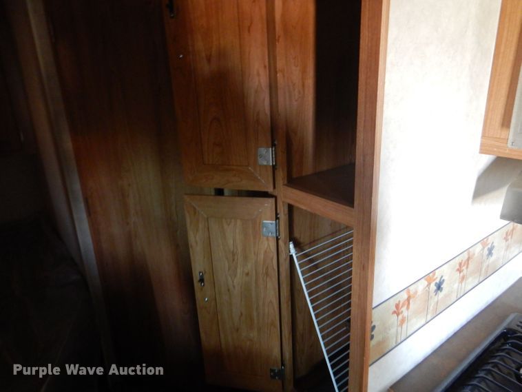 image for item DJ8963 2006 R-Vision Trail Sport  camper