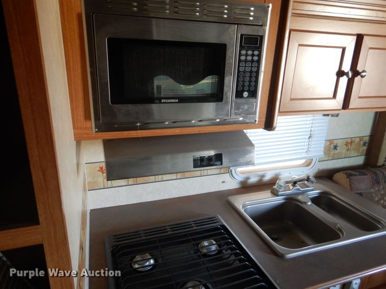 image for item DJ8963 2006 R-Vision Trail Sport  camper