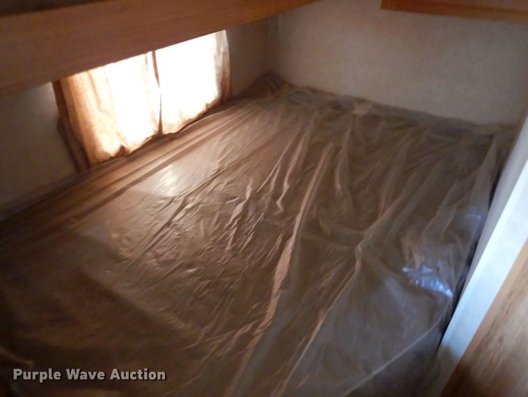 image for item DJ8963 2006 R-Vision Trail Sport  camper