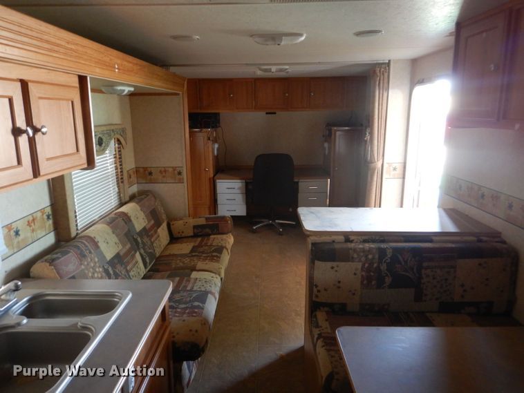 image for item DJ8963 2006 R-Vision Trail Sport  camper