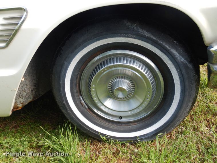 image for item DK0916 1965 Ford Thunderbird  convertible