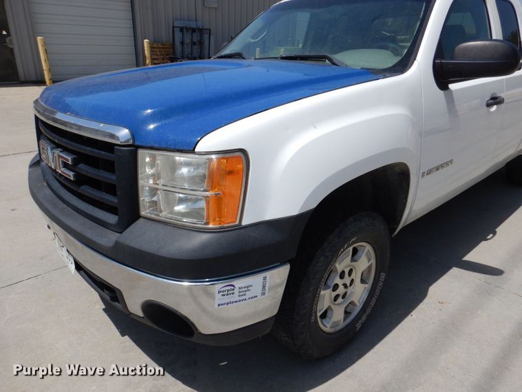 image for item DM2246 2008 GMC Sierra 1500  Ext. Cab pickup truck
