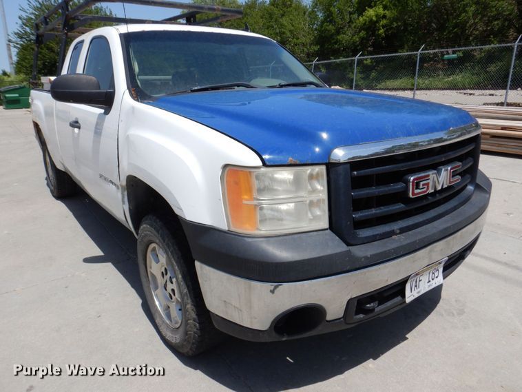 image for item DM2246 2008 GMC Sierra 1500  Ext. Cab pickup truck